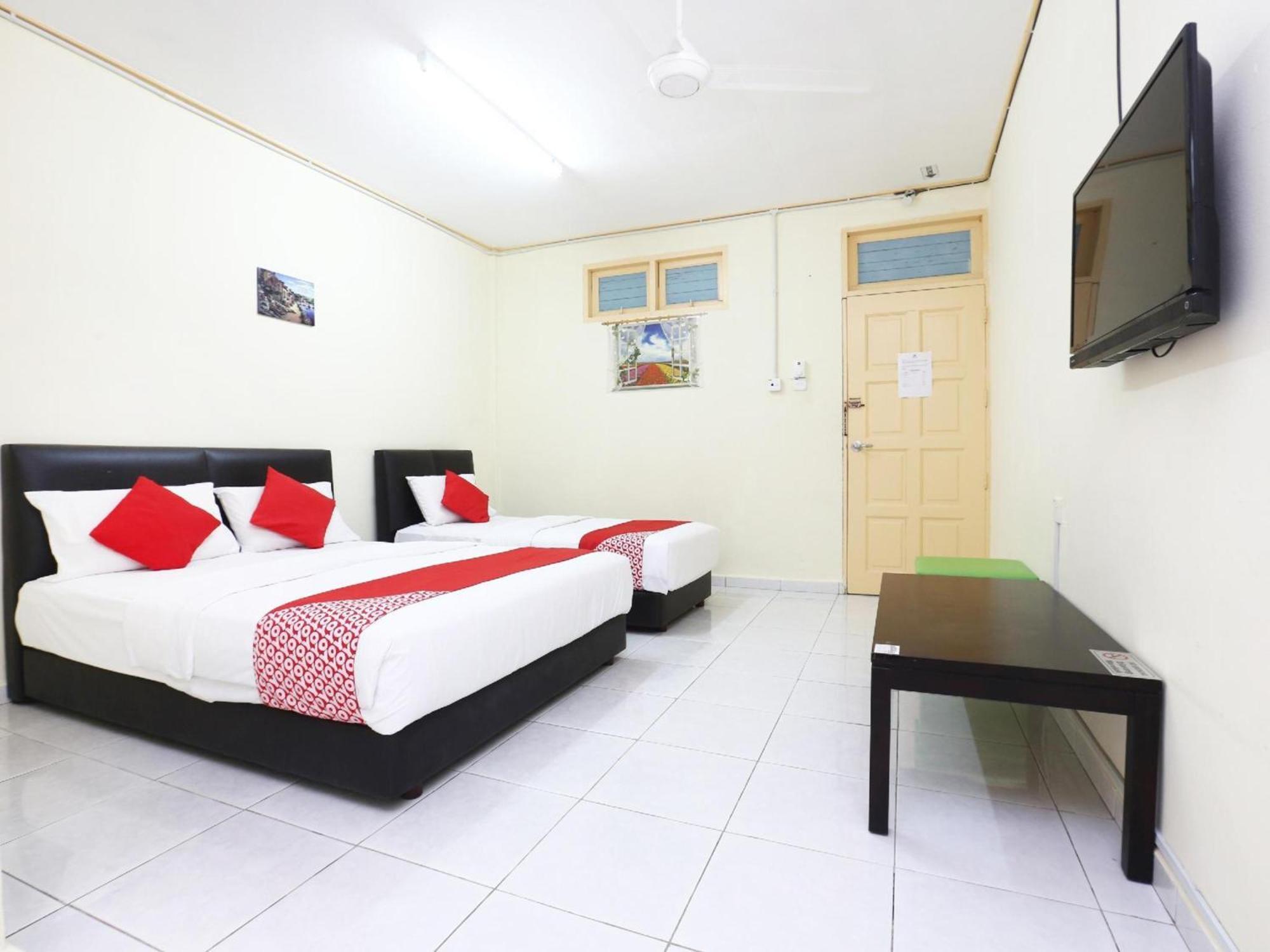 Super Oyo 89640 Hotel Pelangi Marang Esterno foto