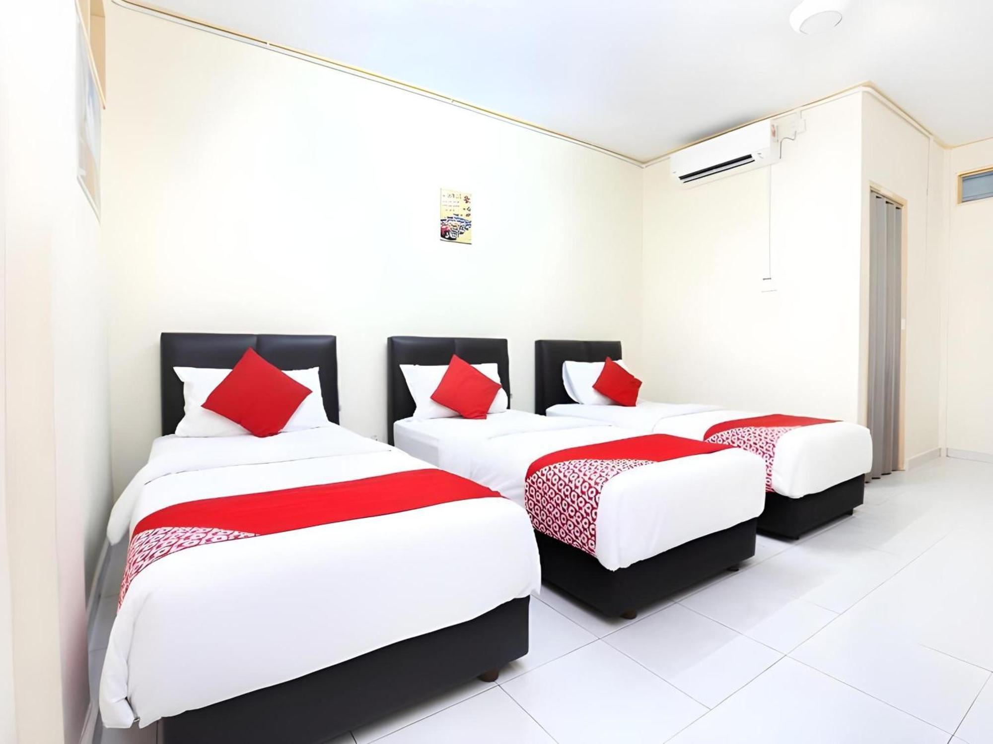 Super Oyo 89640 Hotel Pelangi Marang Esterno foto