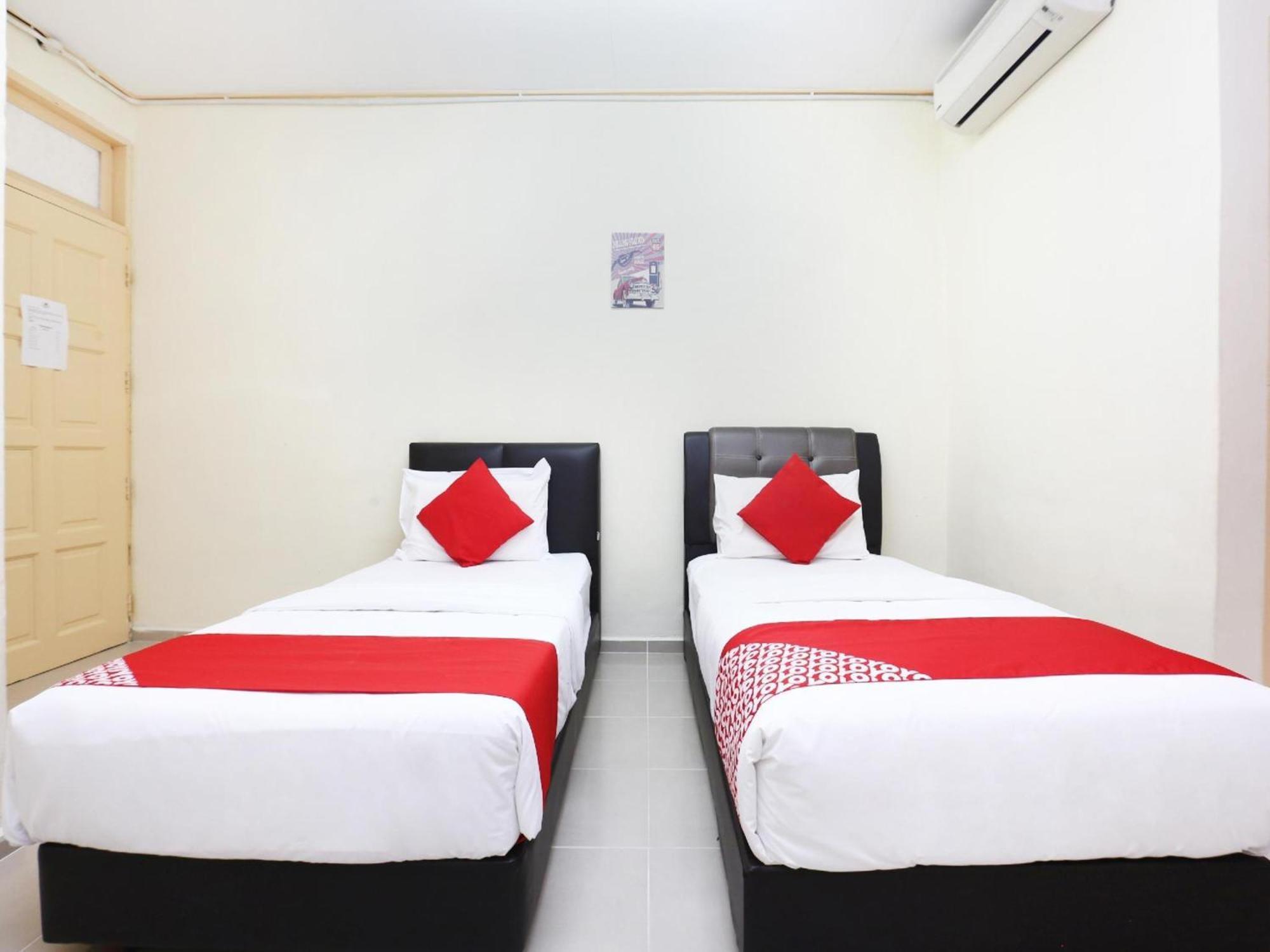 Super Oyo 89640 Hotel Pelangi Marang Esterno foto