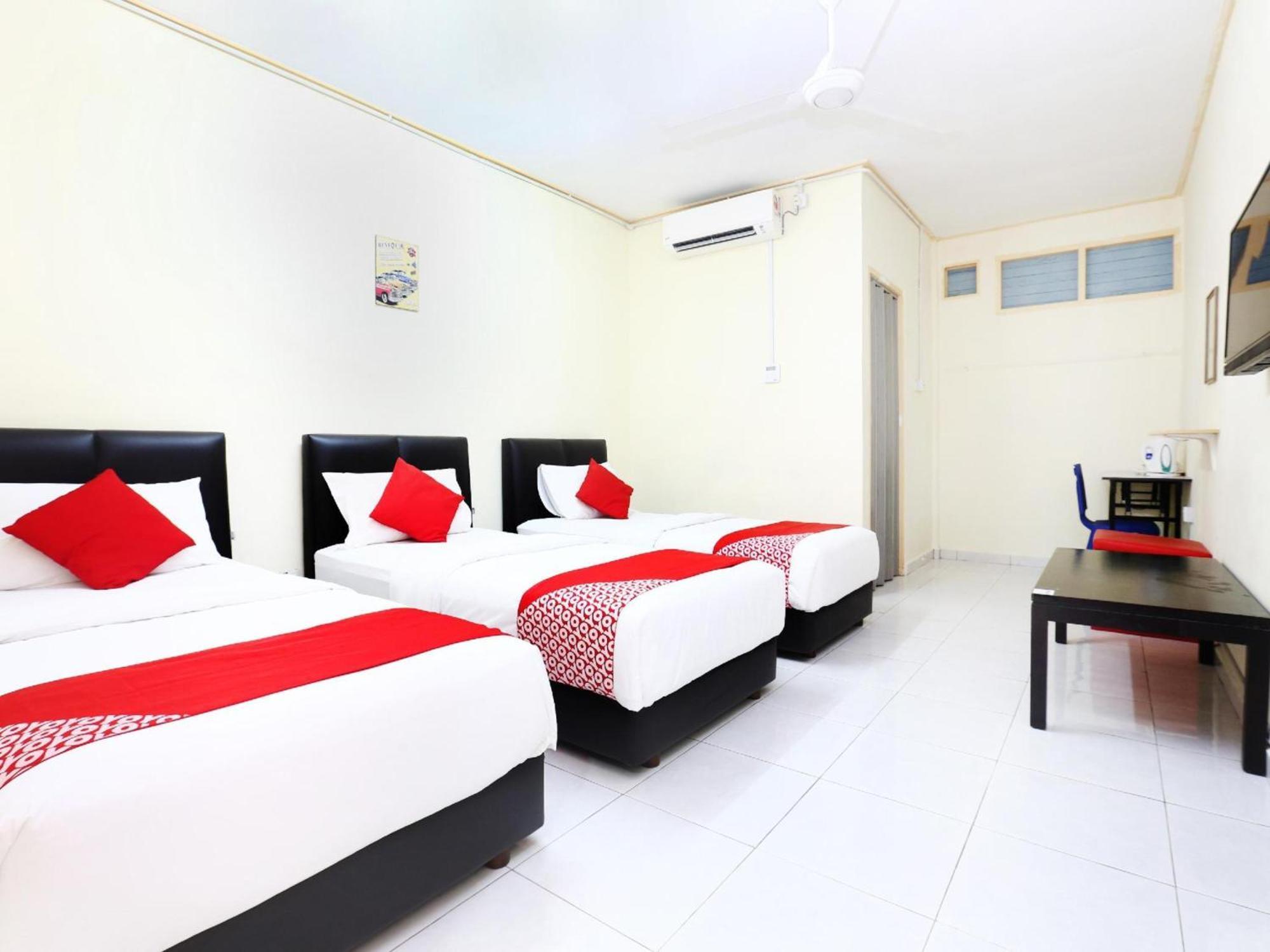 Super Oyo 89640 Hotel Pelangi Marang Esterno foto