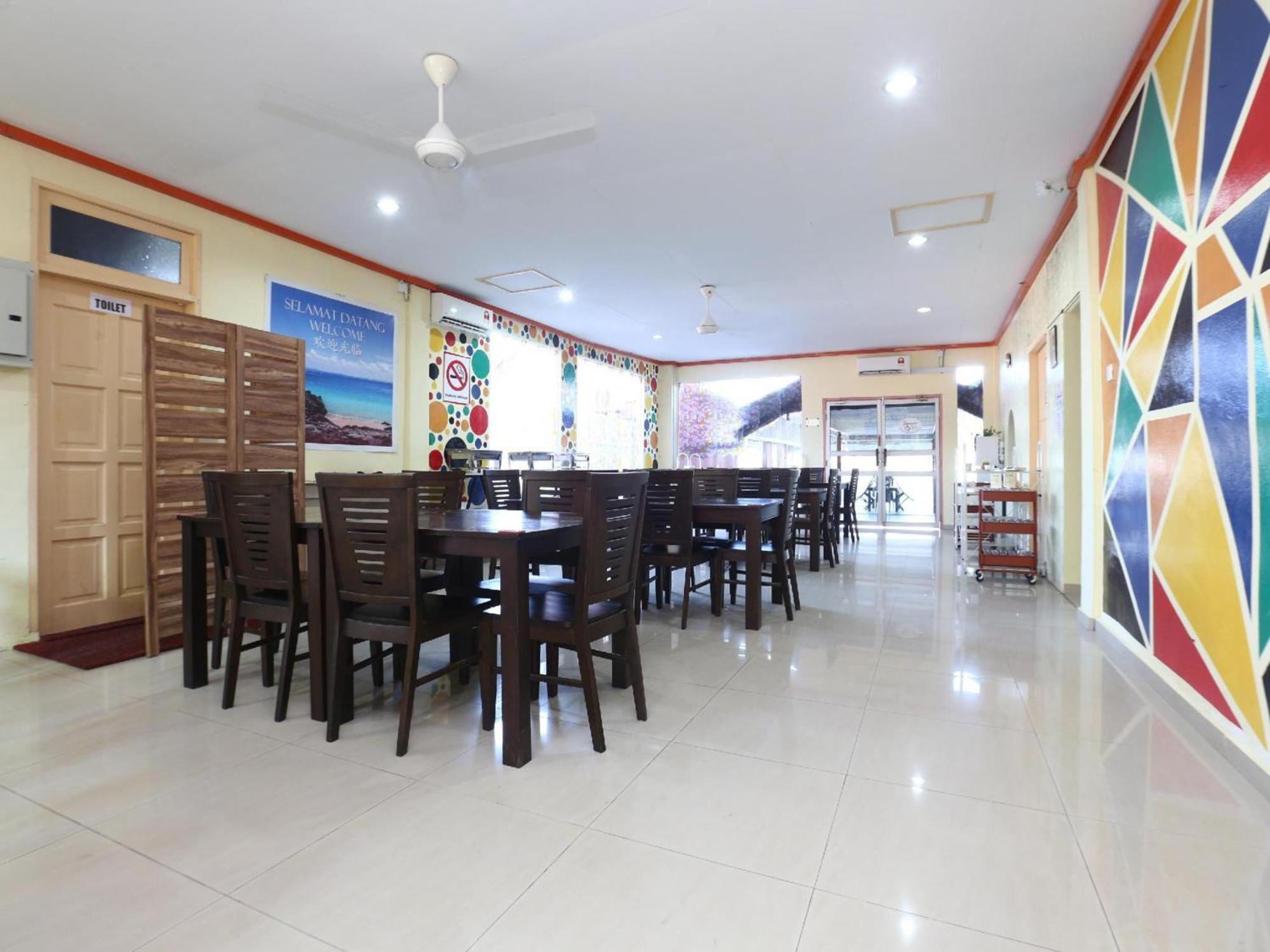 Super Oyo 89640 Hotel Pelangi Marang Esterno foto