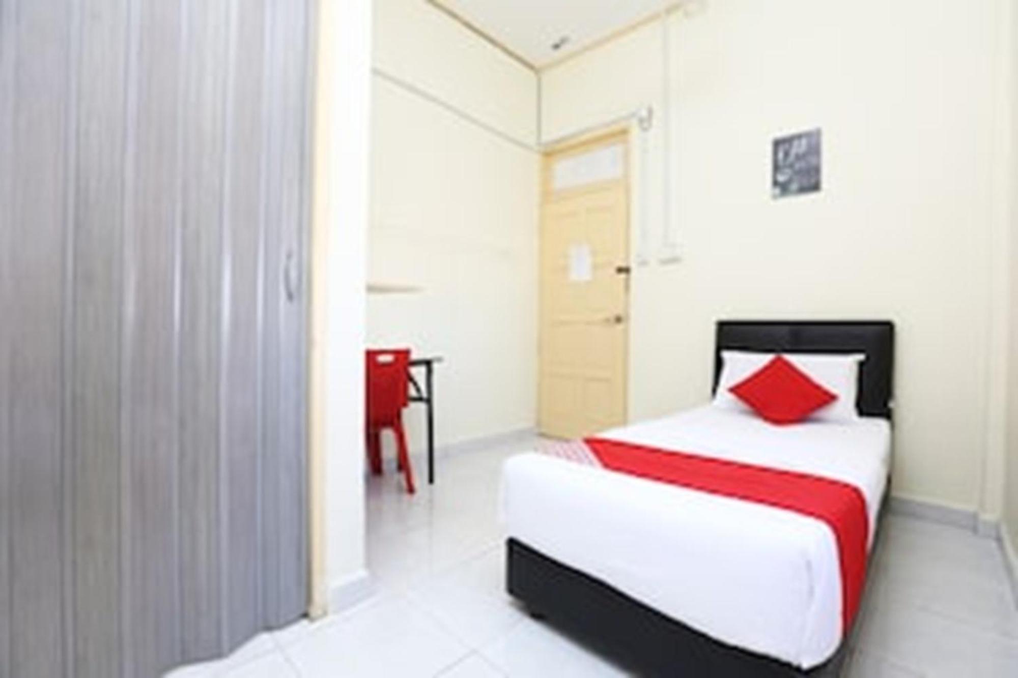 Super Oyo 89640 Hotel Pelangi Marang Esterno foto