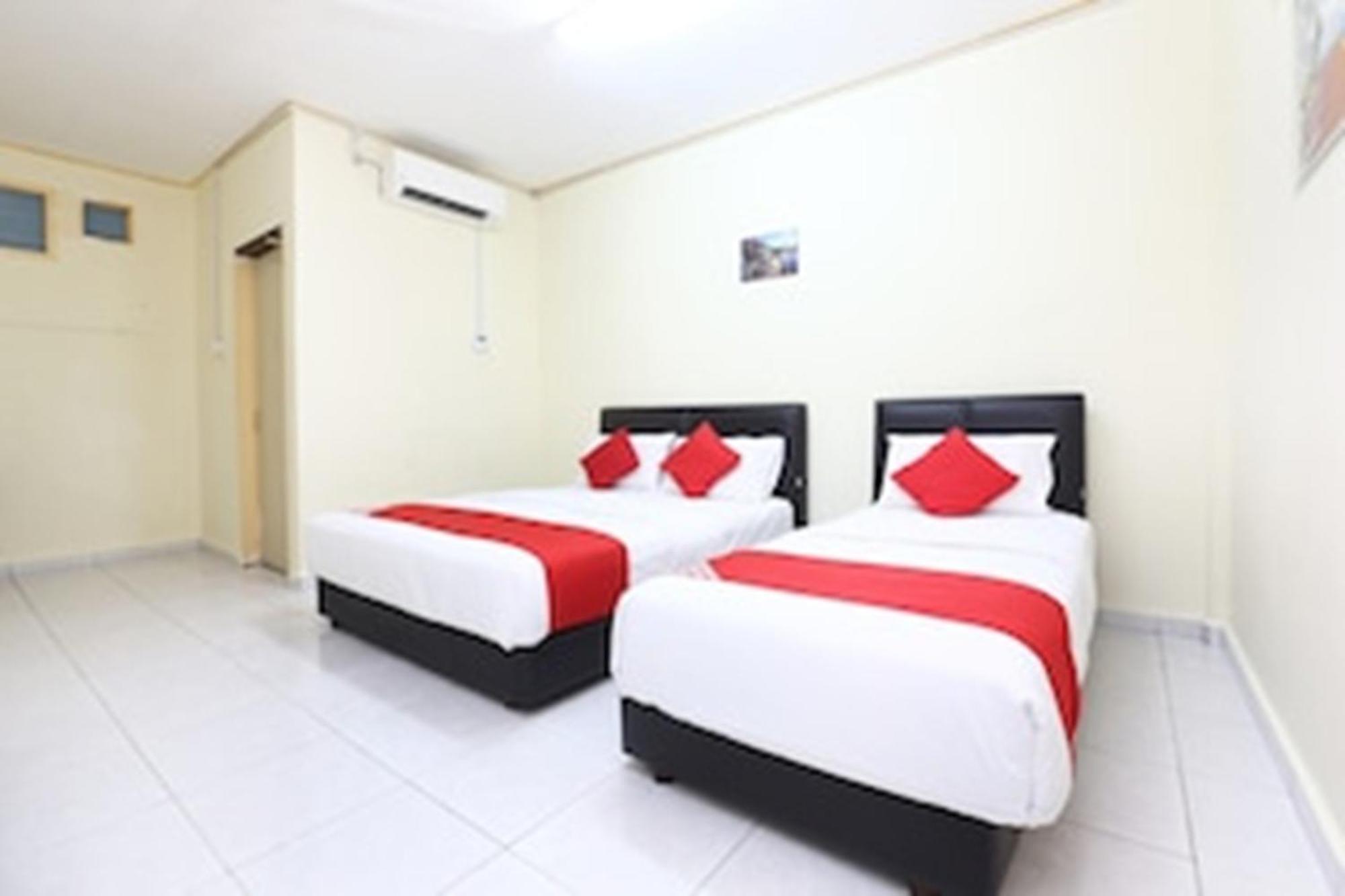 Super Oyo 89640 Hotel Pelangi Marang Esterno foto