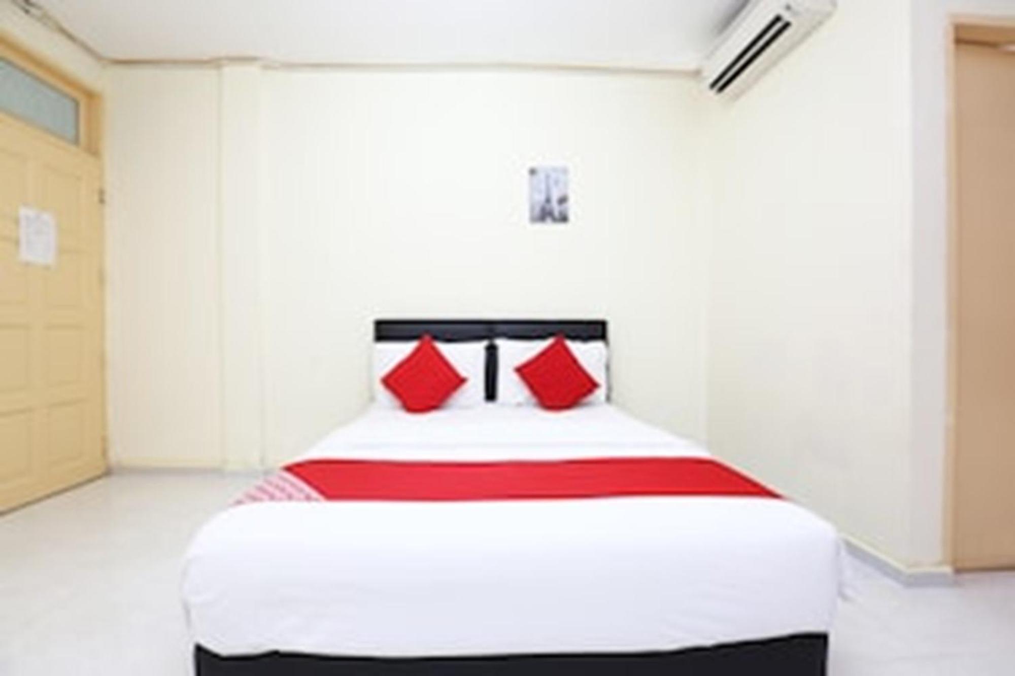 Super Oyo 89640 Hotel Pelangi Marang Esterno foto