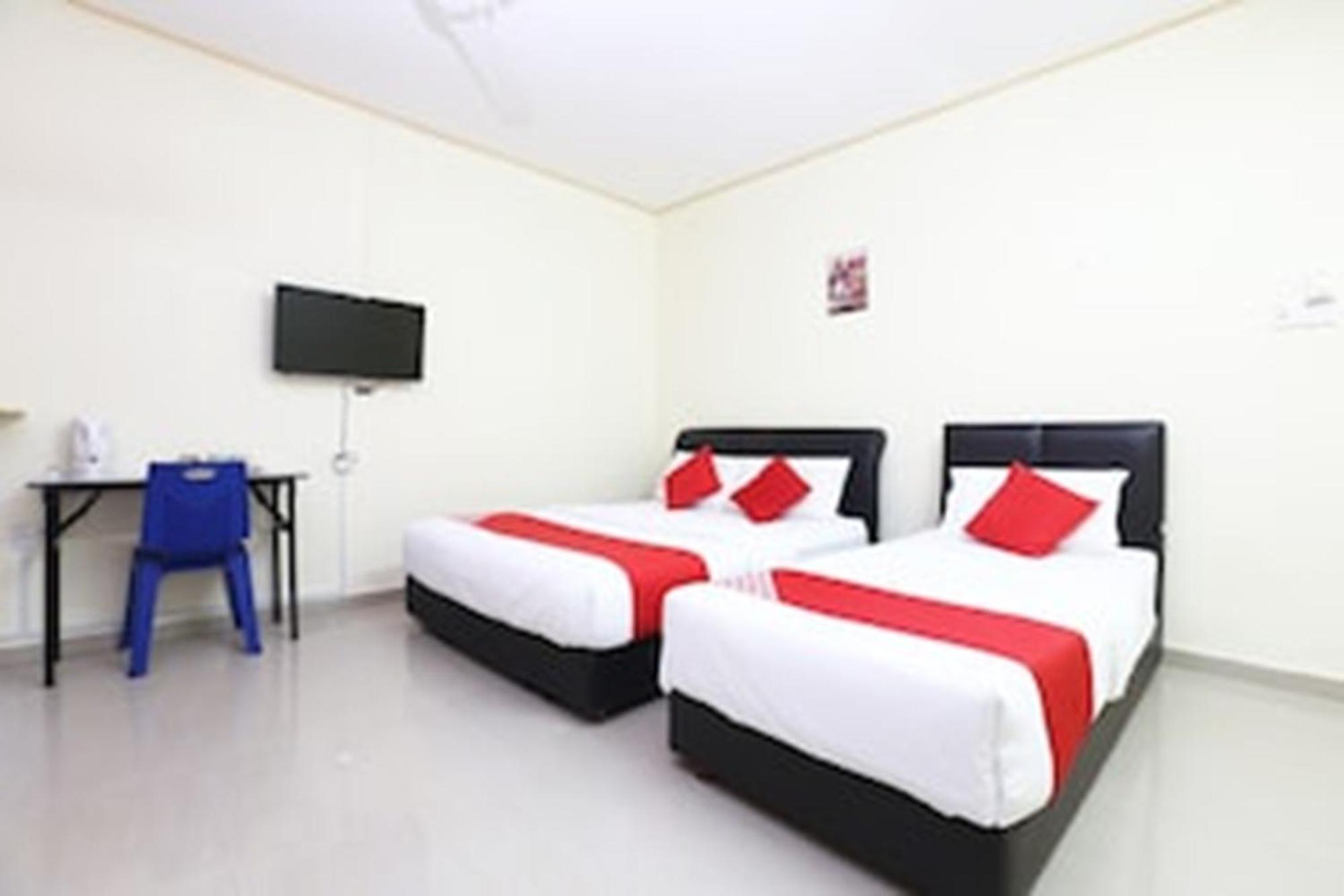 Super Oyo 89640 Hotel Pelangi Marang Esterno foto