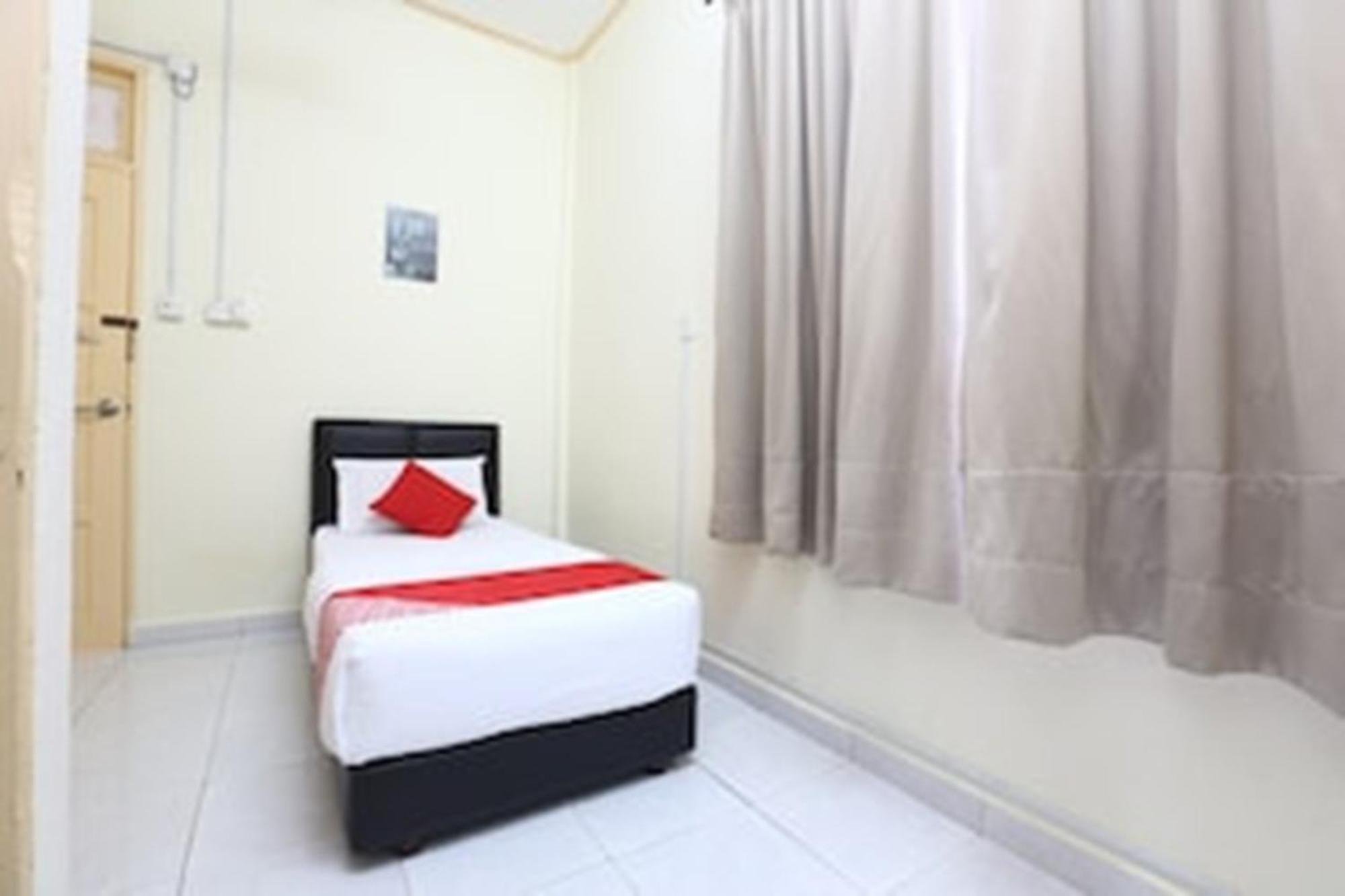 Super Oyo 89640 Hotel Pelangi Marang Esterno foto