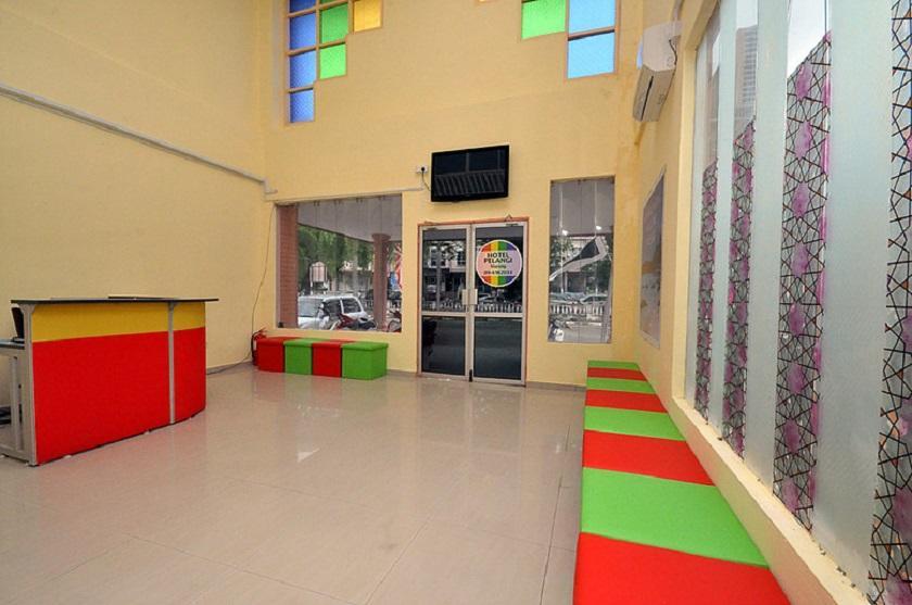 Super Oyo 89640 Hotel Pelangi Marang Esterno foto
