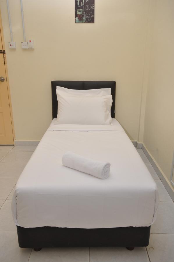 Super Oyo 89640 Hotel Pelangi Marang Esterno foto