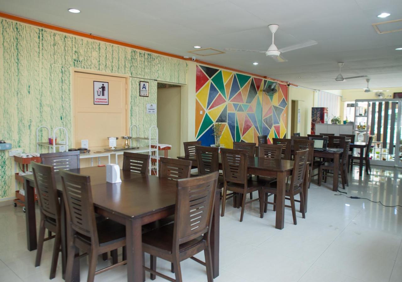 Super Oyo 89640 Hotel Pelangi Marang Esterno foto